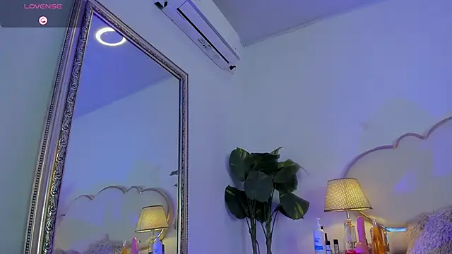 MoliBunny online show from March 25, 5:44 am