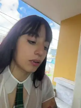 Mia fiire online show from May 6, 7:51 pm