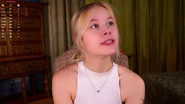 AunclreaVache online show from December 17, 1:22 am