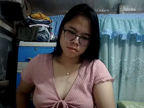 xxdreamgirl69 online show from May 10, 10:34 pm