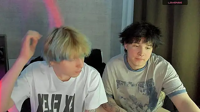 miya meow miku online show from December 14, 8:14 pm