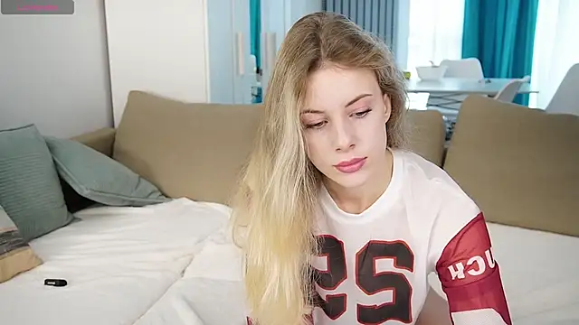 evy miu online show from December 5, 7:41 am