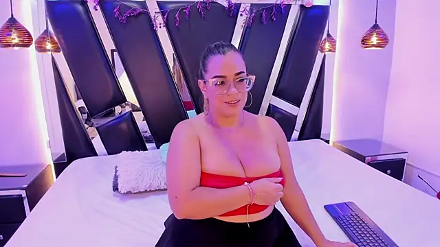 MHONIKBELUCCI online show from April 9, 11:10 pm