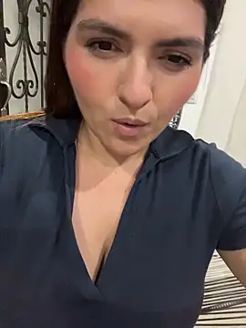 RosaliaVicky online show from December 21, 12:26 am