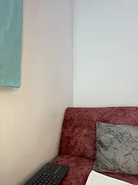 little valen online show from April 4, 5:17 am