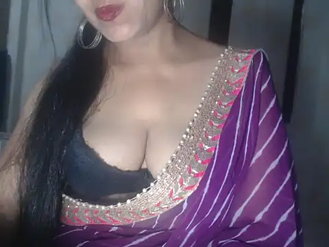 Hotronita123 online show from April 29, 5:30 pm
