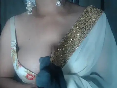 Hotronita123 online show from January 10, 5:50 pm