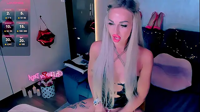 Lola Bombita online show from February 15, 9:14 pm