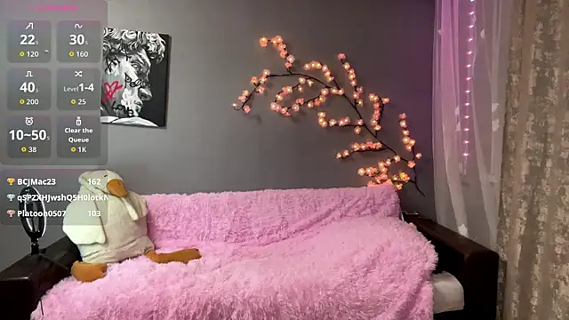 VikkiWittel online show from December 20, 4:44 pm