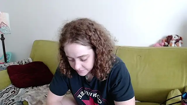 DeliaBlew online show from June 6, 7:42 pm