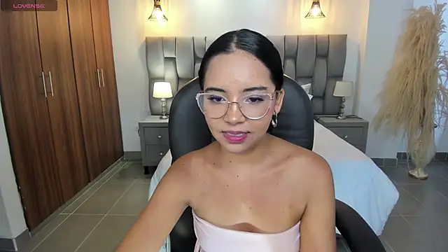 alana martiins online show from July 6, 7:05 pm