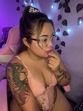 Lindalatina2001 online show from March 29, 2:10 am