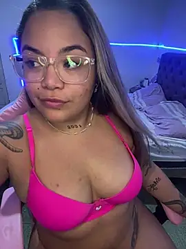 Lindalatina2001 online show from March 16, 10:35 pm