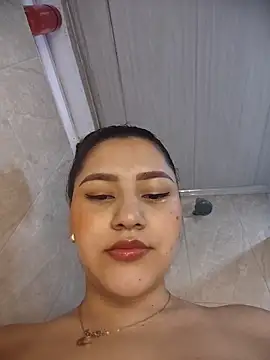 Julia-Blair online show from May 7, 5:38 pm