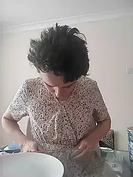 Amy01112 online show from April 28, 12:42 pm