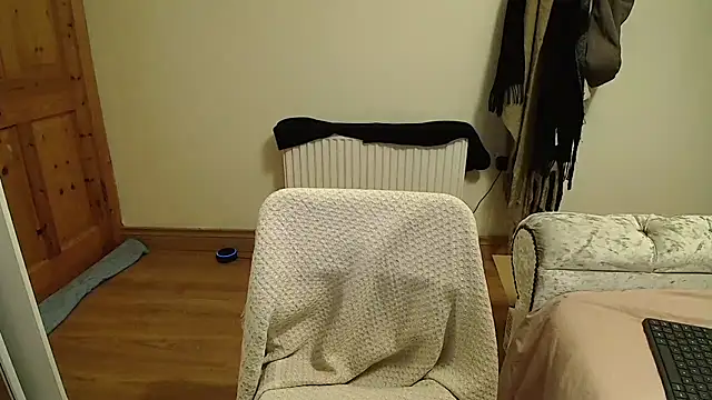 jessicaIee online show from December 14, 10:10 am