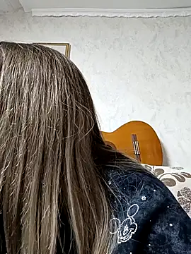 Zadira Foxi online show from December 16, 1:50 pm