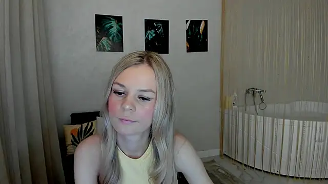 MidnighteAura online show from May 14, 11:16 am