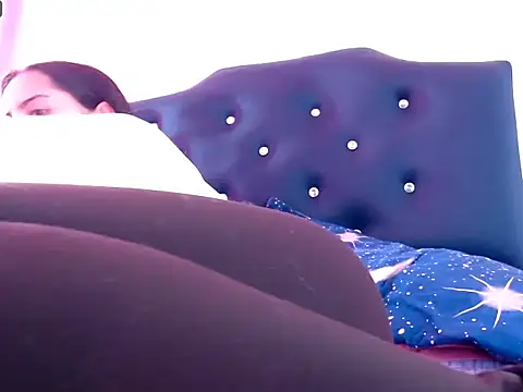 MisNicol online show from April 8, 2:52 pm