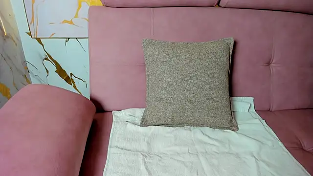 GoldenMusee  online show from December 17, 1:26 pm