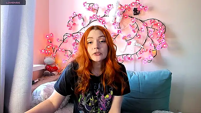 Ungoliant Kiss online show from May 17, 4:39 pm
