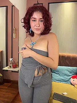 MissSavage  online show from May 22, 8:40 pm