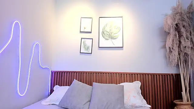 MIAROGGERSS online show from May 16, 10:36 am