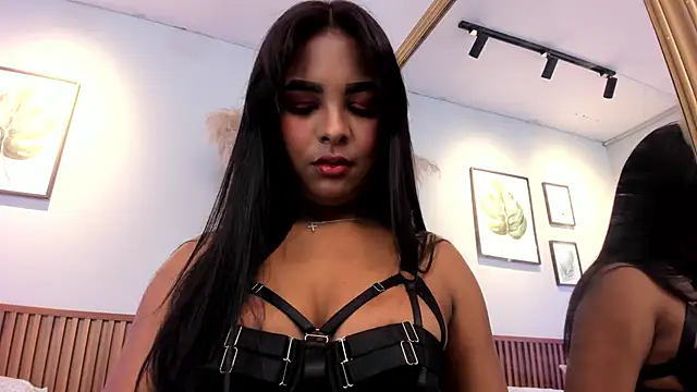MIAROGGERSS online show from May 7, 3:33 am