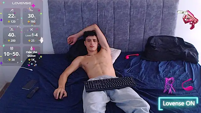 hottie couplee online show from May 8, 10:22 pm