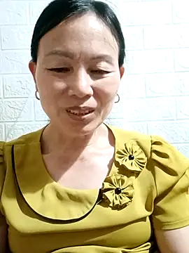 Lili-123k online show from May 10, 1:57 pm