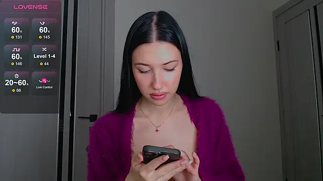 Isabella Fontanaa online show from March 23, 7:42 pm