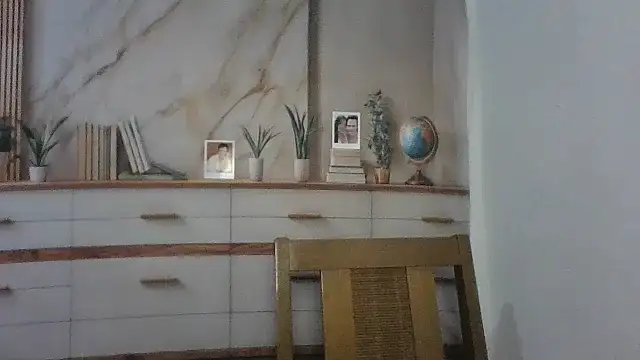 Luna-Hot0802 online show from March 28, 8:41 pm