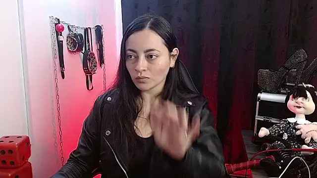 LunaTikka online show from February 1, 1:04 am