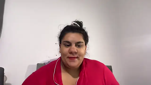 YoungCurvyLeah online show from August 3, 4:01 pm