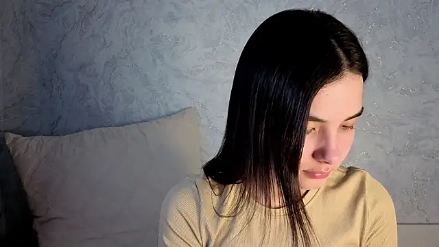 Laura Sunday online show from March 31, 11:32 am