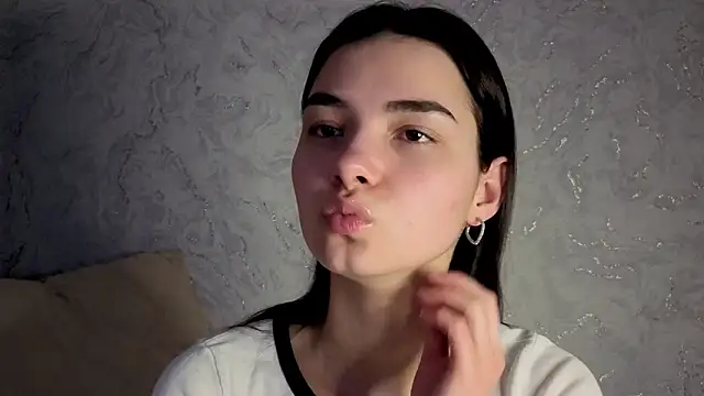 Laura Sunday online show from March 24, 12:21 pm