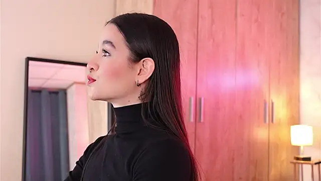 LucyFever online show from December 17, 7:34 am