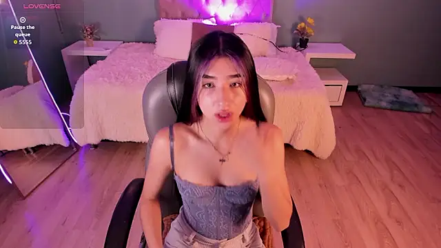 Celeste Rous   online show from March 22, 12:33 pm