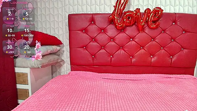 Elizabetth Roman online show from April 9, 9:09 pm