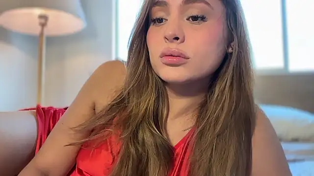 miaferrer777 online show from May 15, 10:23 pm