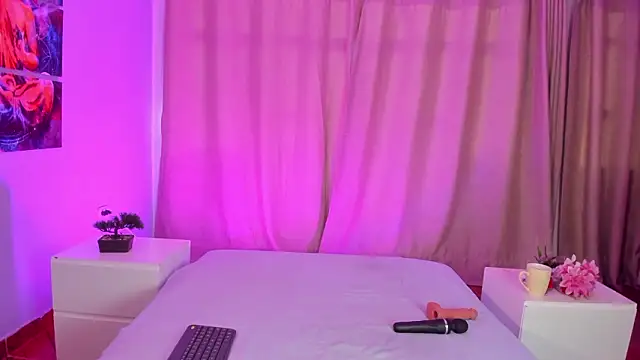 Amy Parkker online show from February 12, 1:02 pm