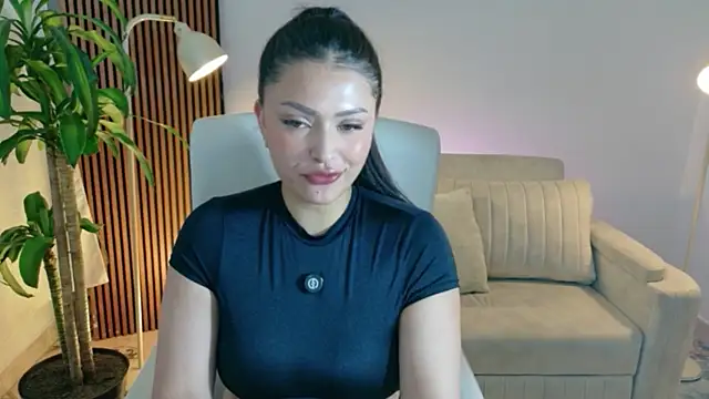 victoria   moon online show from April 29, 5:30 pm