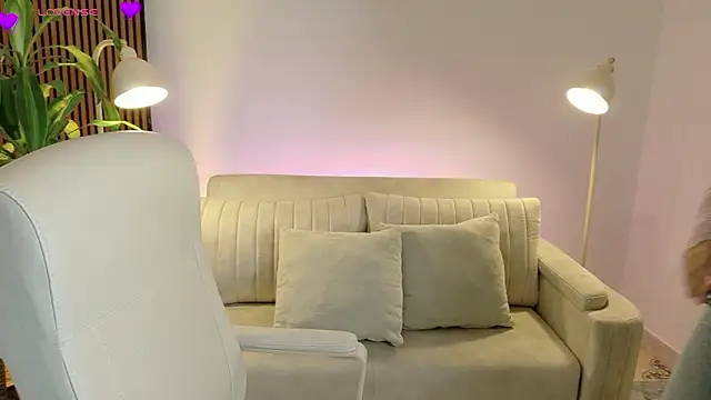 victoria   moon online show from March 19, 2:10 pm