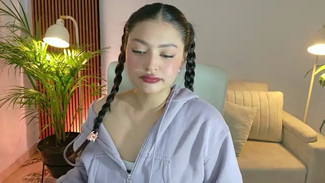 victoria   moon online show from May 11, 1:46 pm