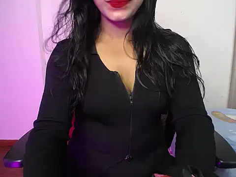 Lola Bebe online show from May 15, 7:00 am