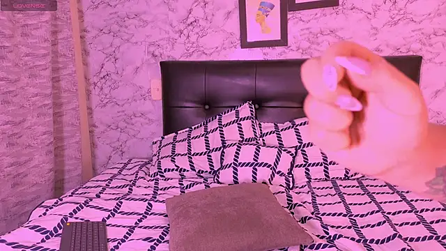 JulietaHazze  online show from February 13, 2:57 am