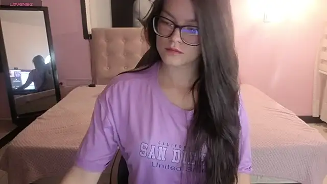 Sara valderrama  online show from May 4, 1:04 pm