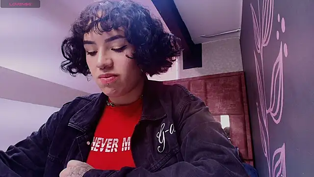 Kiara Fox   online show from May 26, 7:57 pm