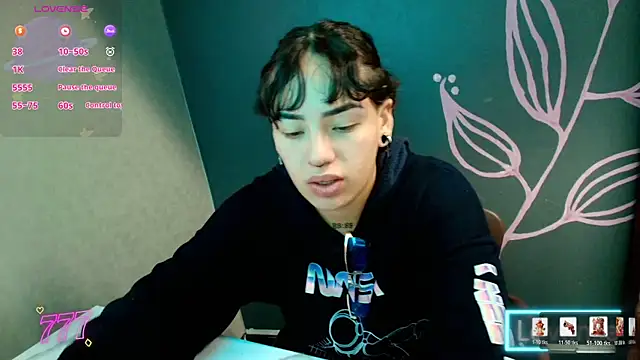 Kiara Fox   online show from May 20, 12:13 pm