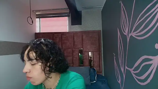 Kiara Fox   online show from May 6, 8:13 pm